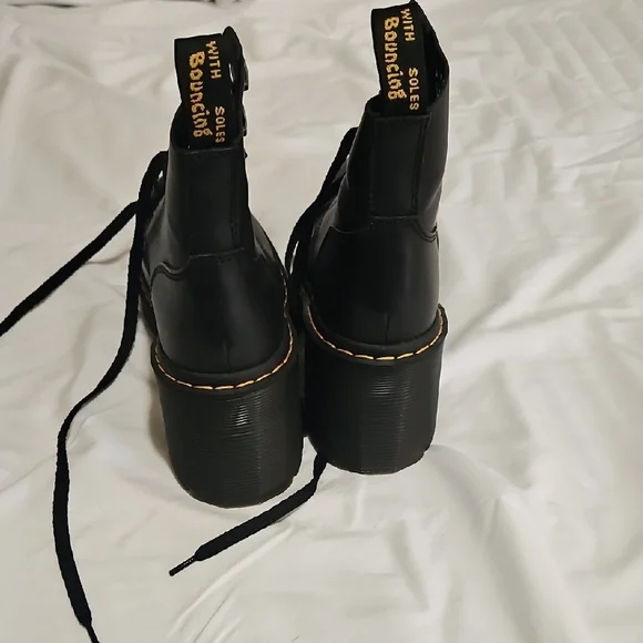 Doc Marten Jesy Sendal Flared Heel Boots - Picture 2 of 6